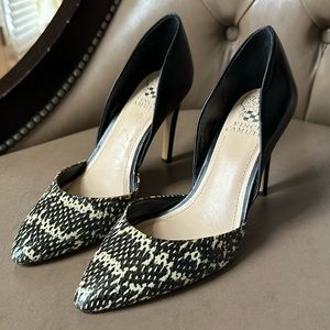 Vince Camuto VP-Dessy Snake Print/Black Leather Heel